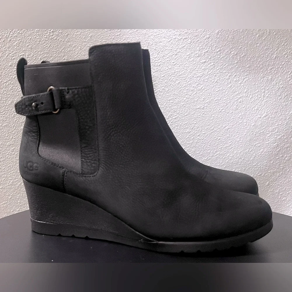 LIKE NEW UGG AUS Women's Indra Wedge Booties Winter Suede Leather Boots - Picture 7 of 11